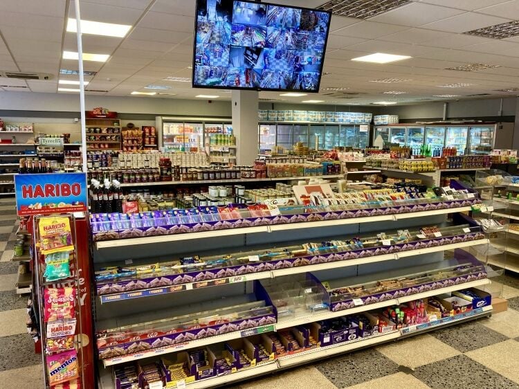 CONVENIENCE/INTERNATIONAL/HEALTHFOOD STORE Photo 3