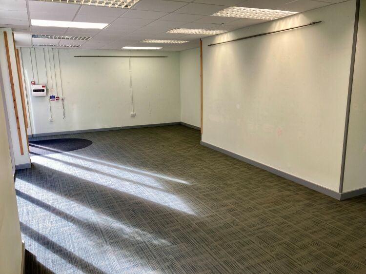 EMPTY RETAIL PREMISES