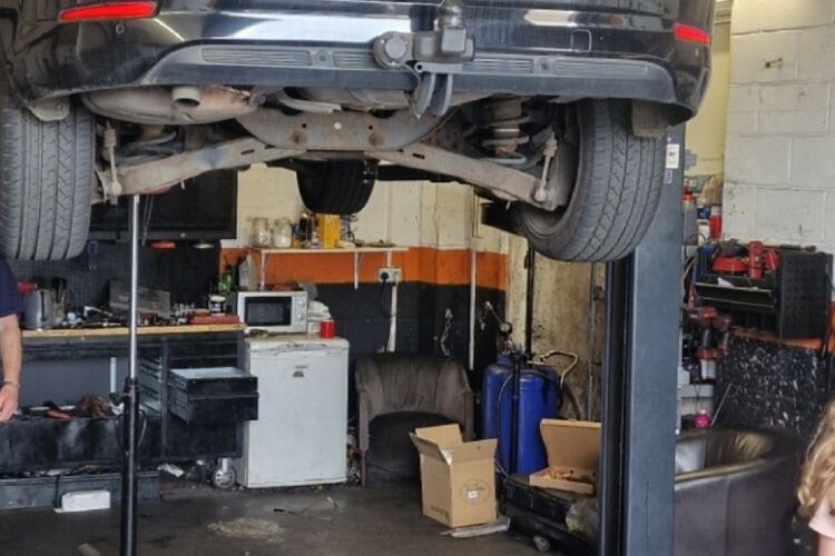 Specialist Engine Decarbonising Business - Hamps