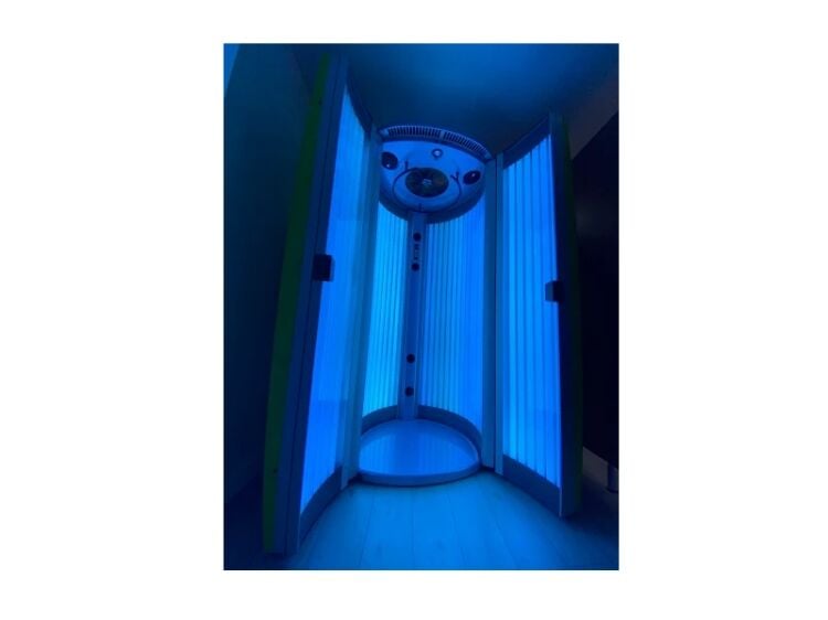 Glow Big, Dream Bigger – Premium Tanning Salon