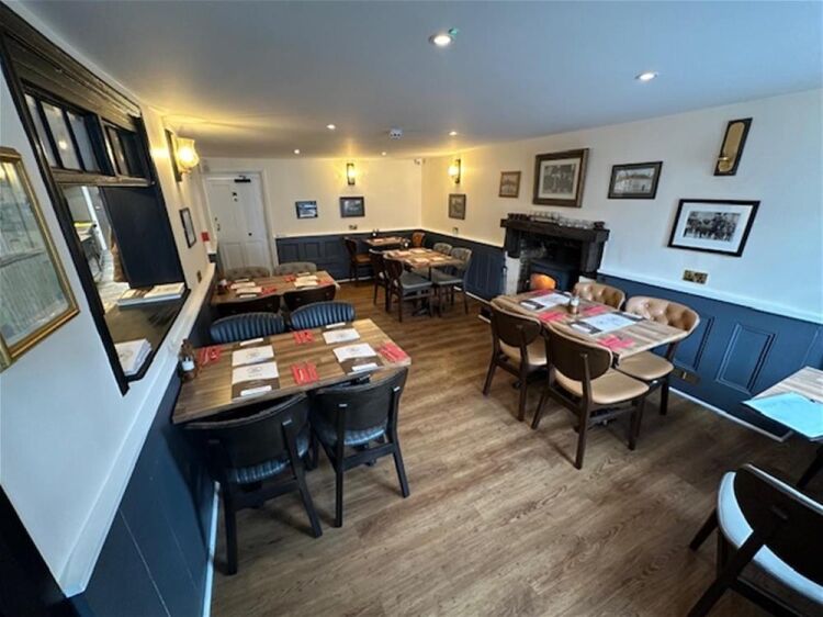 FREEHOLD GRADE II LISTED LIC. PUBLIC HOUSE & RESTAURANT