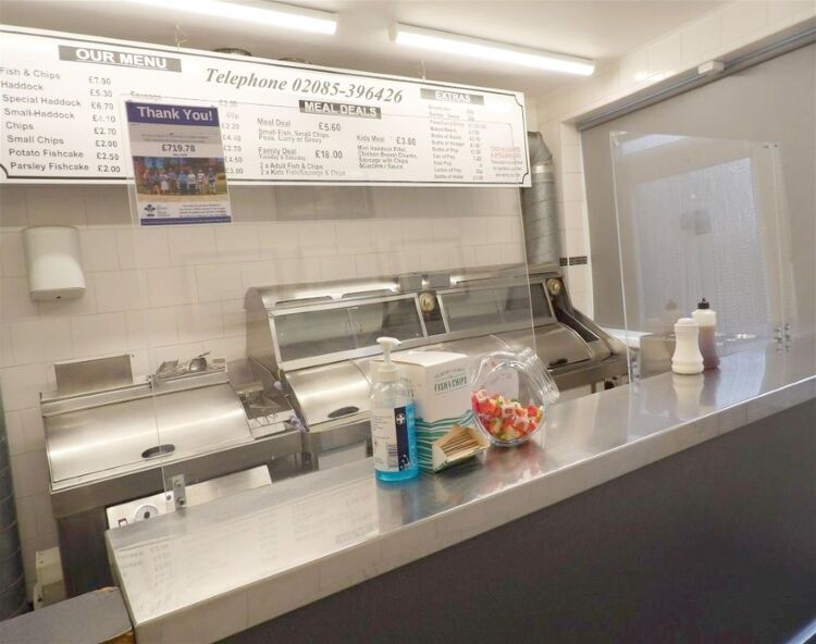 Semi-rural fish & chip shop, Castleford village centre Photo 3