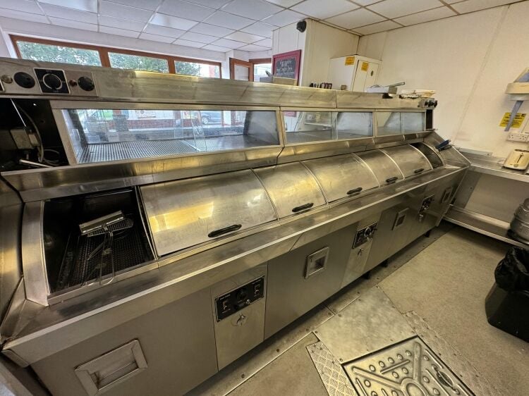 Profitable Fish & Chip Shop and 3 Bedroom Self-Contained Flat Photo 3