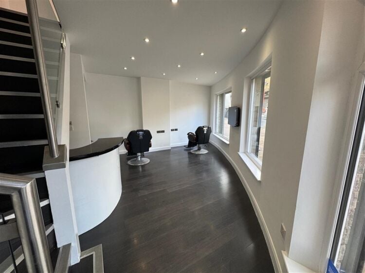 Vacant Unit For Sale in Elland Photo 3