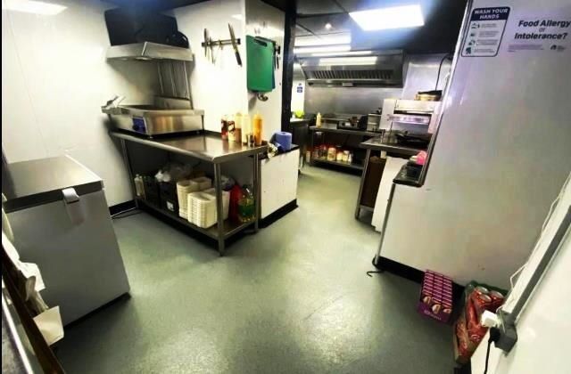 Prestigious Takeaway & Dessert Bar with Premises Licence for Sale