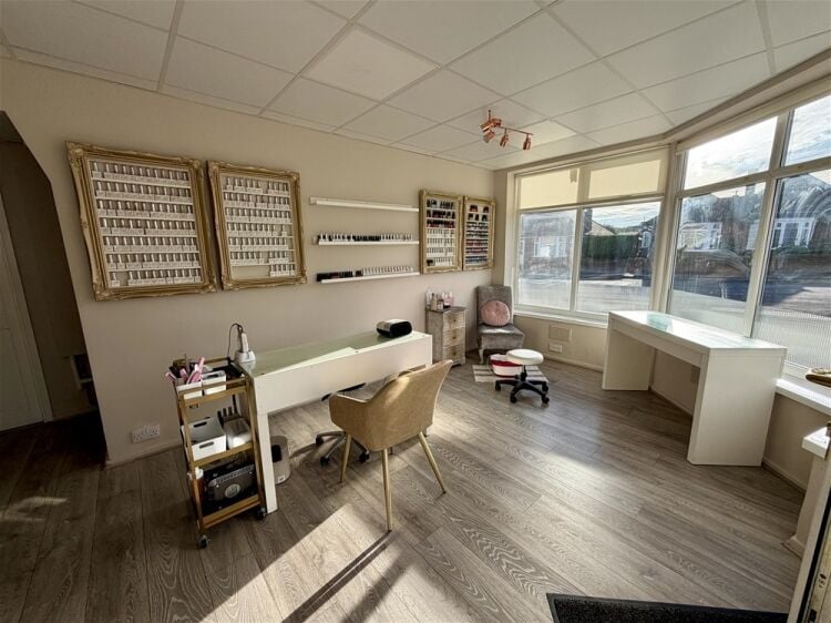 Beauty, Therapy & Tanning For Sale in Dewsbury