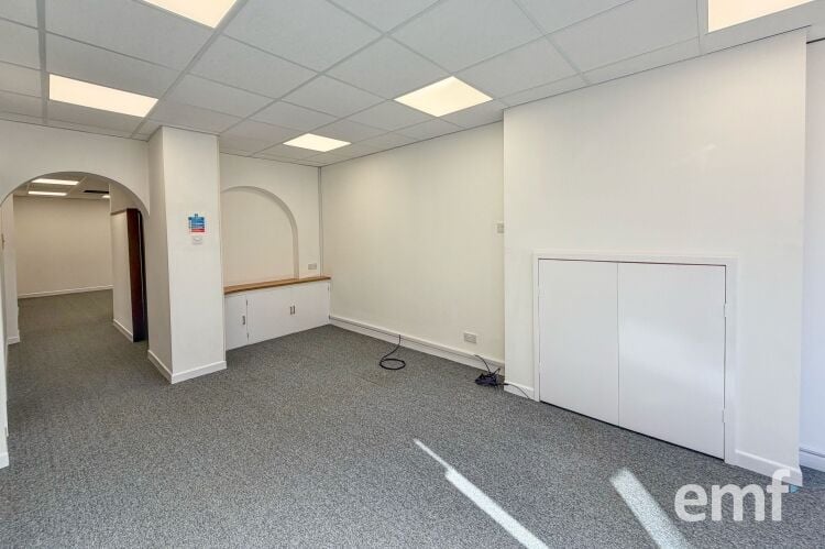 Freehold Commercial Investment