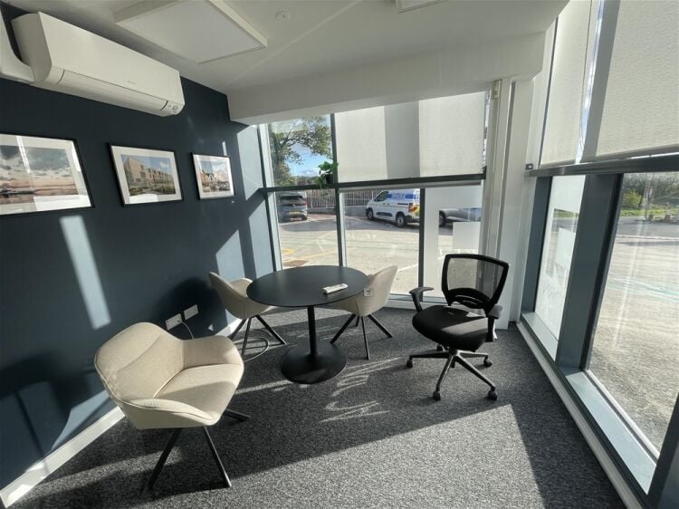 Modern Office Suite off the A38 To Let For Sale in Newton Abbot Photo 3