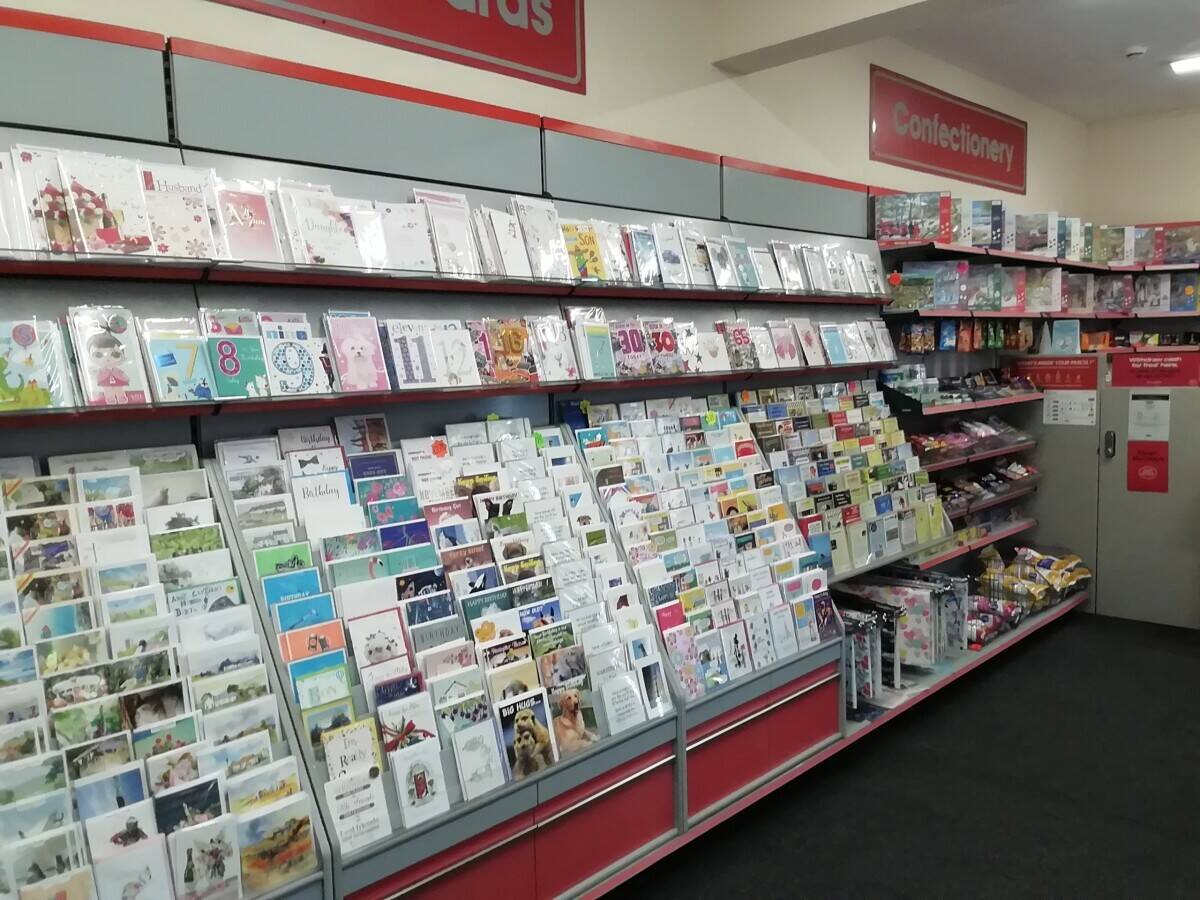 POST OFFICE/NEWSAGENTS/CARDS/STATIONERY - MAJOR YORKSHIRE TOURIST TOWN Photo 4