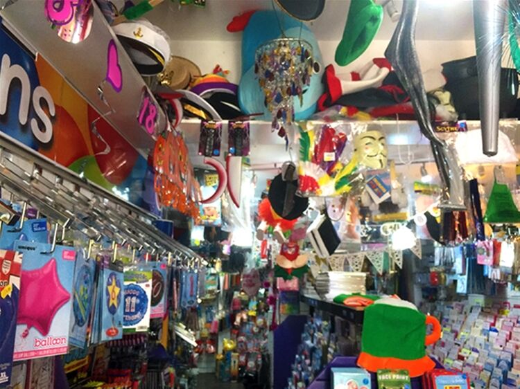 POPULAR PARTY SUPPLIES SHOP - WARWICKSHIRE Photo 4