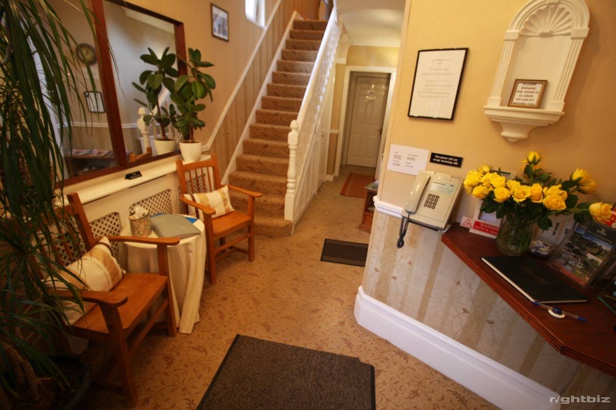 A successful 7-8 bedroom guest house in busy town in Wiltshire. Retirement Sale.