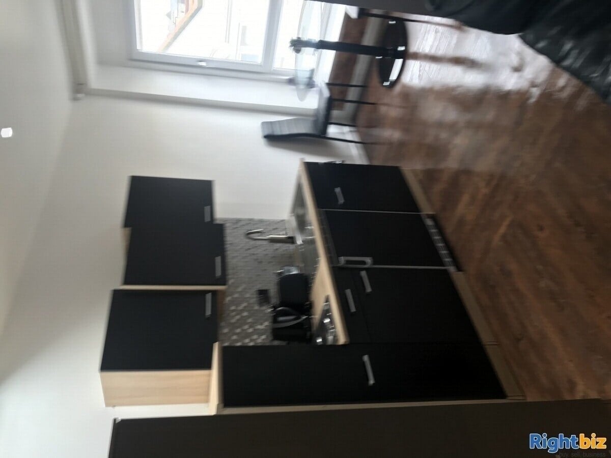 Town centre, multi purpose use with 6 self contained and 1 bedroom flat with sea view