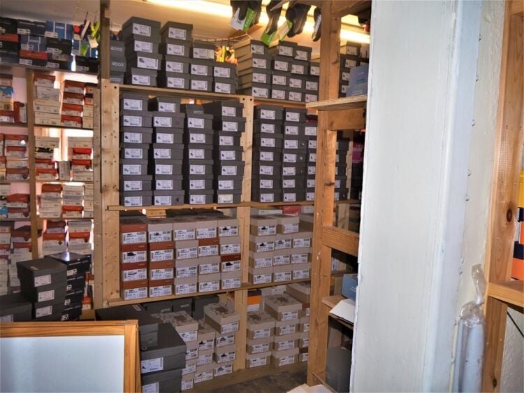 Clothing & Accessories For Sale in Knaresborough Photo 4