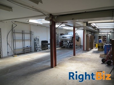 Significant Town Centre Garage—Buckinghamshire Photo 4