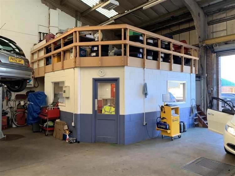 FULL OR PART SHARE SALE OF MOT TESTING & REPAIRS CENTRE IN ST HELENS Photo 4