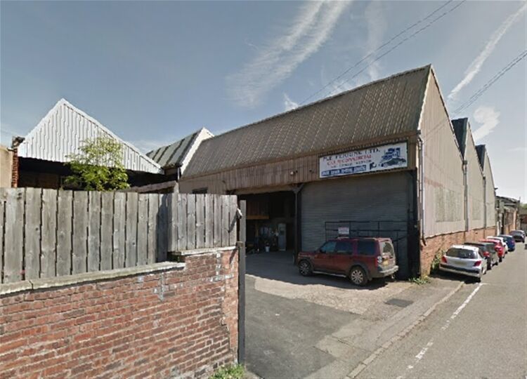 FREEHOLD COMMERCIAL VEHICLE ACCIDENT REPAIRS CENTRE IN WOLVERHAMPTON Photo 4