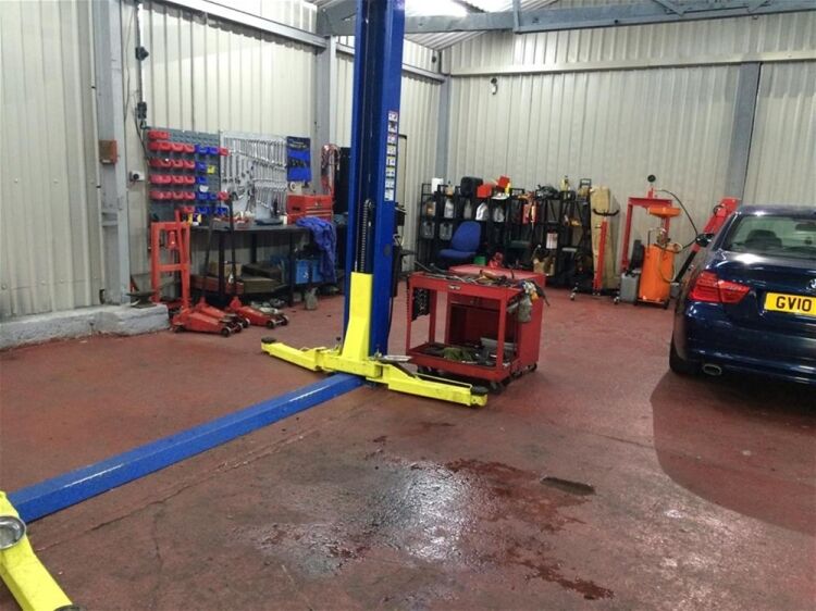 GENERAL AUTO REPAIRS CENTRE IN CARDIFF SUBURB Photo 4
