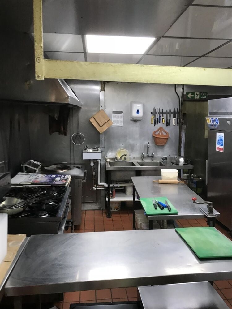 THRIVING FASTFOOD TAKEAWAY & DELIVERY OUTLET IN PAISLEY TOWN CENTRE