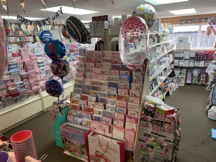 FREEHOLD RETAIL GIFTS/CARDS BALLOONS & PARTY SUPPLIES IN SWANSEA SUBURB