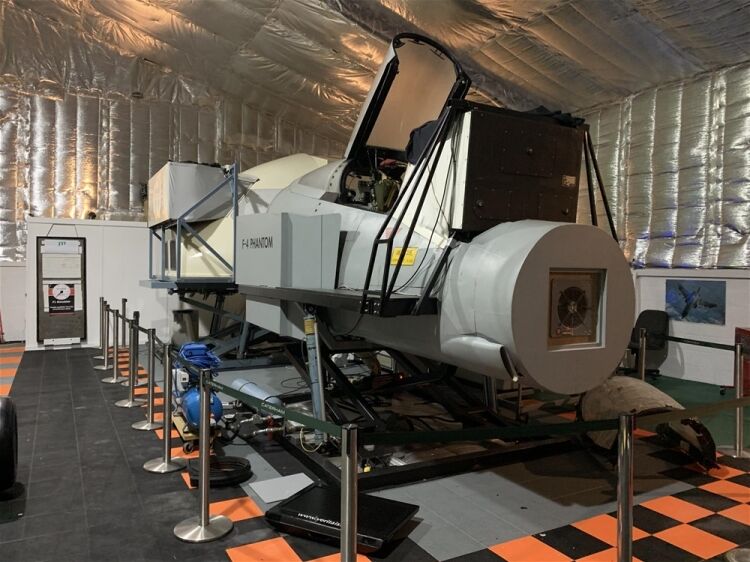 STATE OF THE ART FLIGHT SIMULATOR EXPERIENCE IN NORTH YORKSHIRE Photo 4