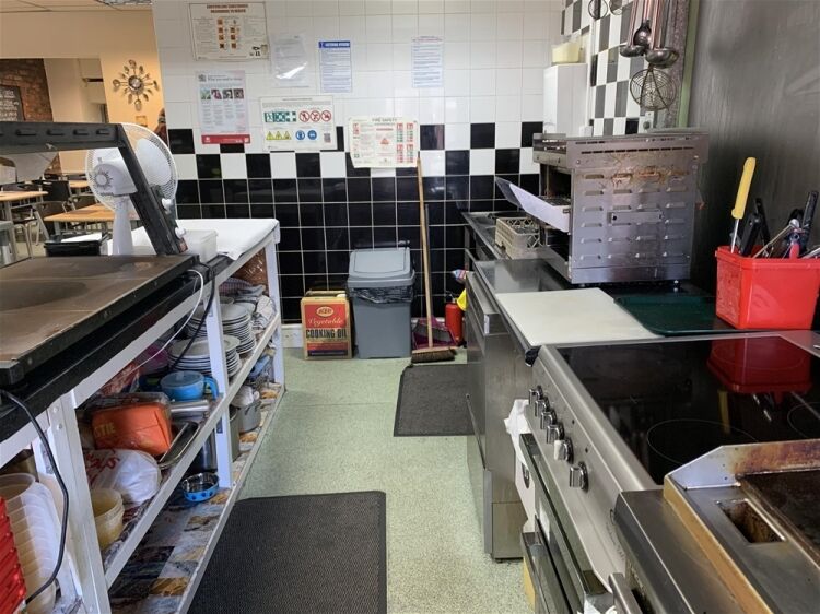 POPULAR COFFEE SHOP & BISTRO IN ASHTON IN MAKERFIELD TOWN CENTRE