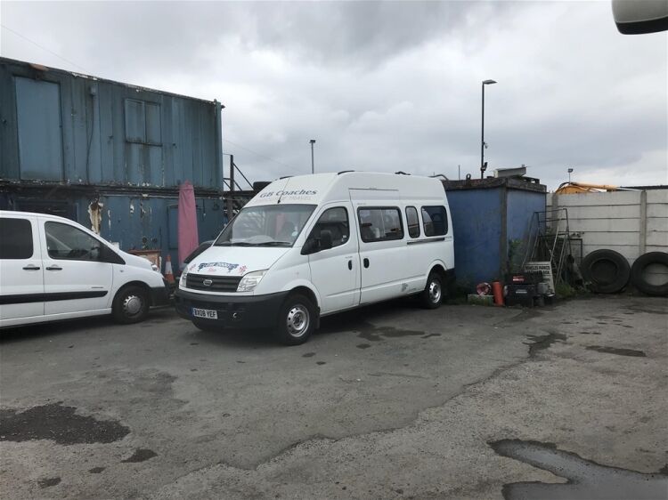 DYNAMIC INDEPENDENT COACH HIRE COMPANY IN GREATER MANCHESTER
