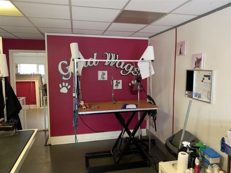 POPULAR DOG GROOMING SALON & RETAIL ACCESSORIES IN SOUTHPORT