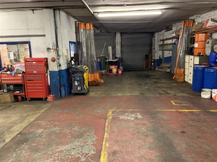 FREEHOLD MOT TESTING & REPAIRS CENTRE IN SOUTH WALES M4 CORRIDOR