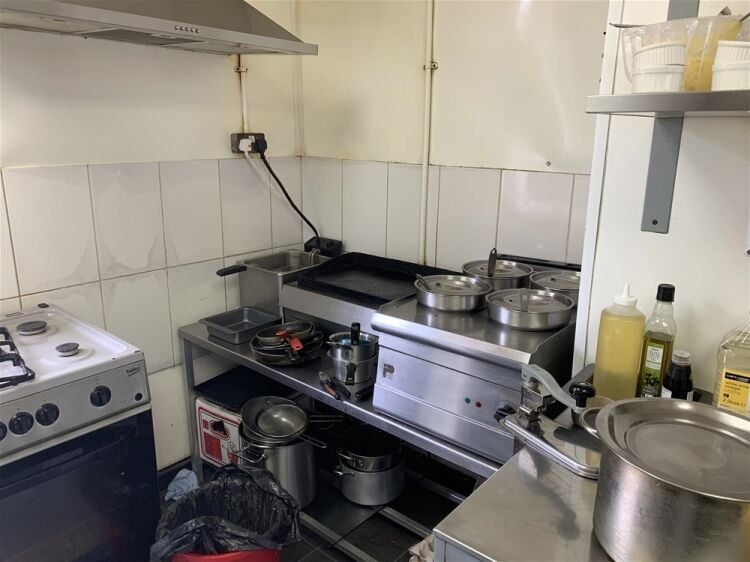 VILLAGE LICENSED DAYTIME COFFEE SHOP & BISTRO NEAR BRIGHOUSE