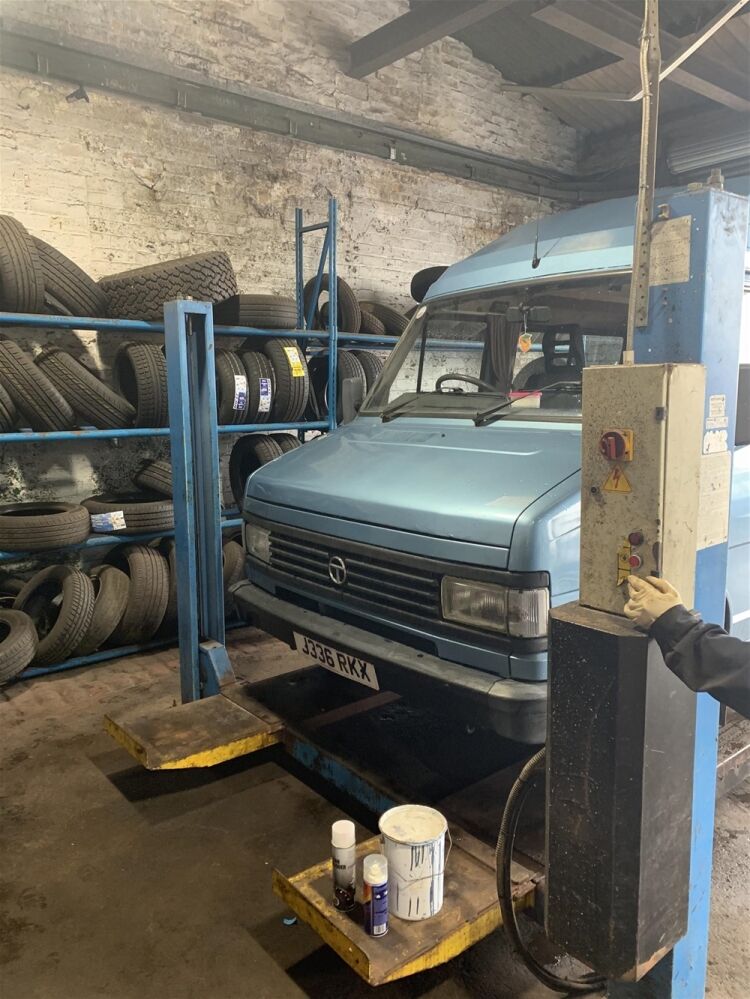 MOT TESTING & TYRE CENTRE IN BUCKHAVEN/FIFE