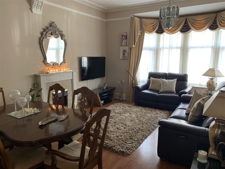 LICENSED ITALIAN & PORTUGUESE RESTAURANT WITH FAMILY HOME IN COLWYN BAY TOWN CENTRE Photo 4