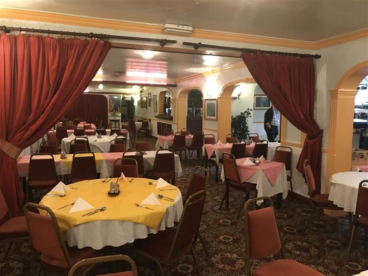 VERSATILE FREEHOLD LICENSED PREMISES AVAILABLE IN MOLD TOWN CENTRE Photo 4