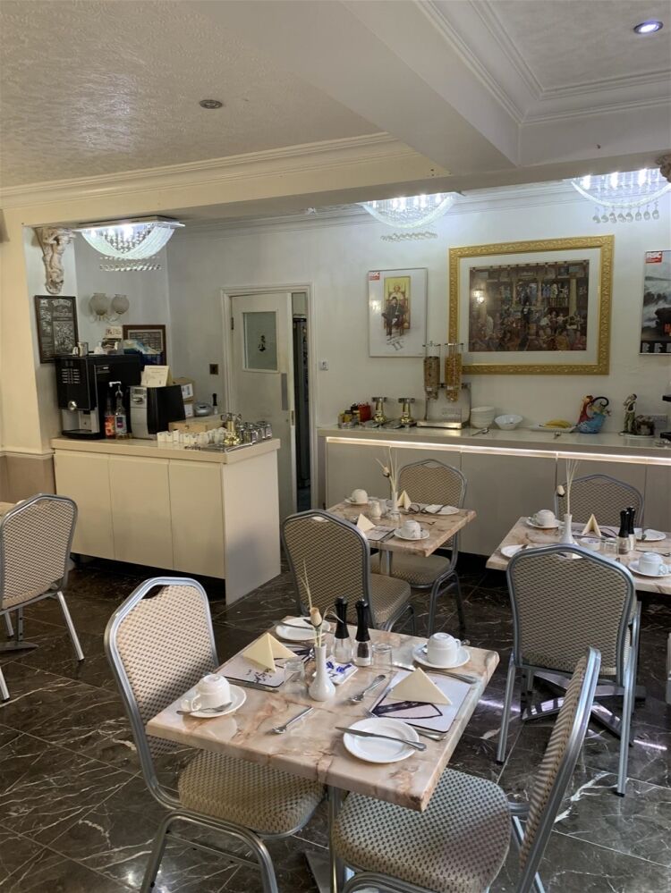 STUNNING FREEHOLD BED & BREAKFAST GUEST HOUSE IN STRATFORD UPON AVON Photo 4