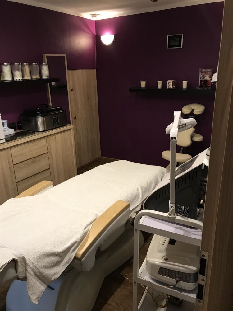 LASER BEAUTY & AESTHETICS STUDIO IN SOUTHAMPTON SUBURB