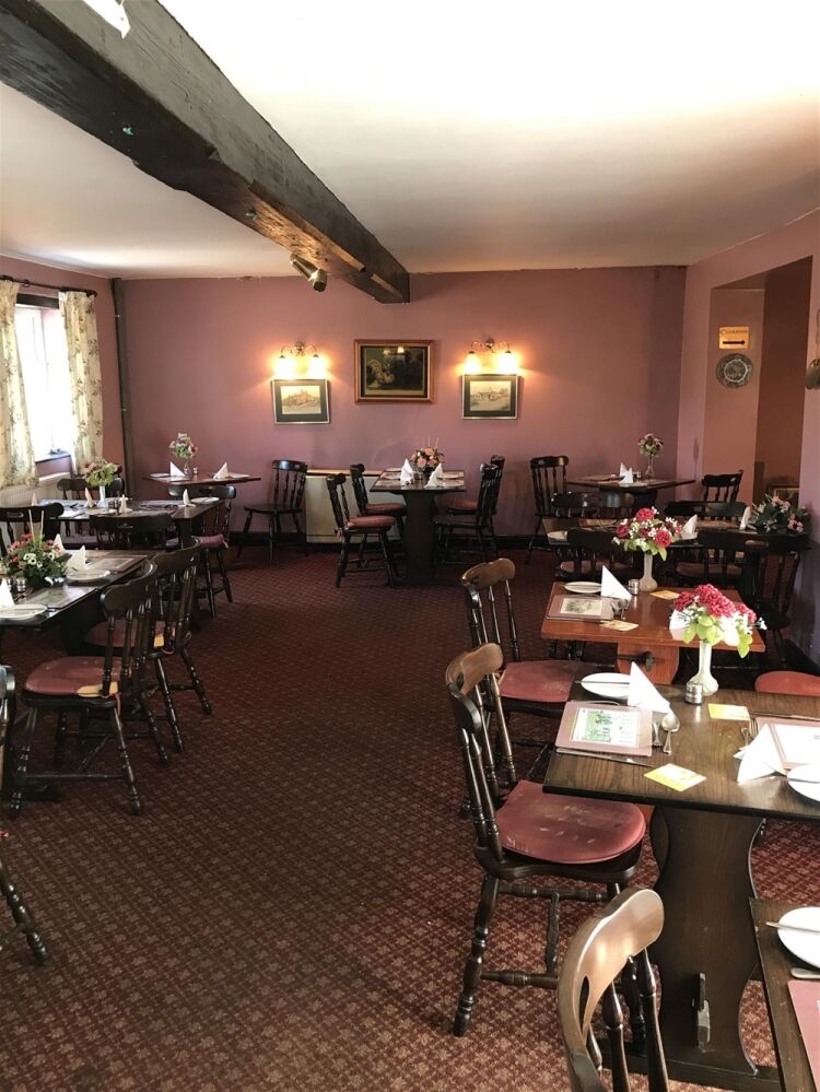 IMPRESSIVE FREEHOLD VILLAGE PUBLIC HOUSE & RESTAURANT IN THE CAMBRIDGESHIRE FENS