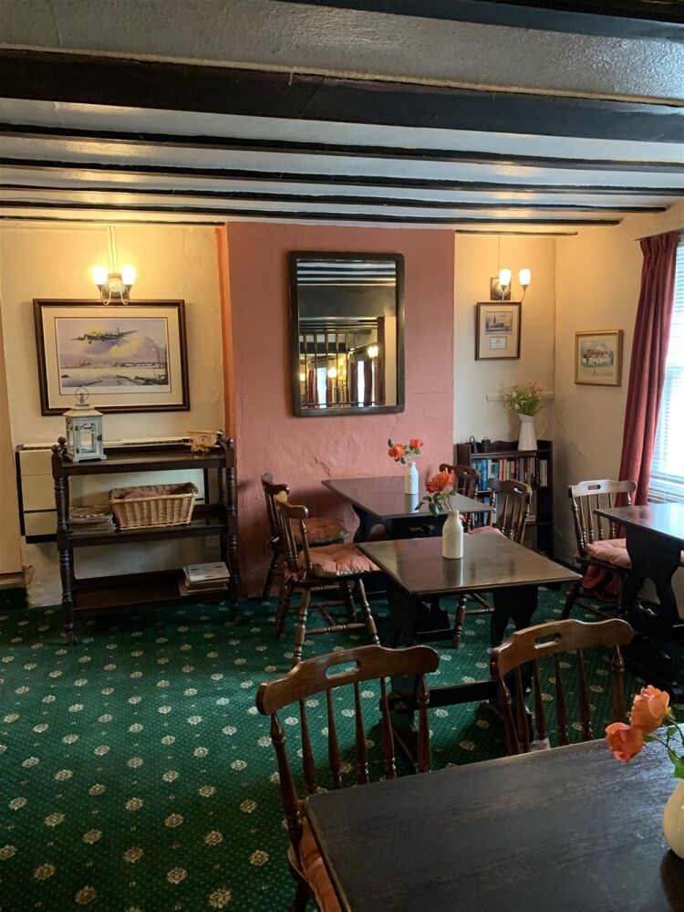 STUNNING FREEHOLD VILLAGE PUBLIC HOUSE & RESTAURANT NEAR HUNTINGDON