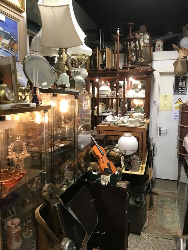 RETAIL ANTIQUES & COLLECTABLES EMPORIUM IN GLASGOW CITY CENTRE Photo 4