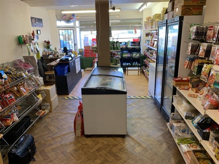 INTERNATIONAL CONVENIENCE STORE IN WESTON SUPER MARE TOWN CENTRE Photo 4