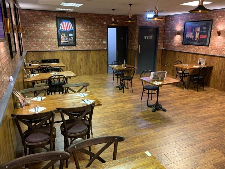 STYLISH FISH & CHIP RESTAURANT & TAKEAWAY IN CASTLEFORD TOWN CENTRE Photo 4