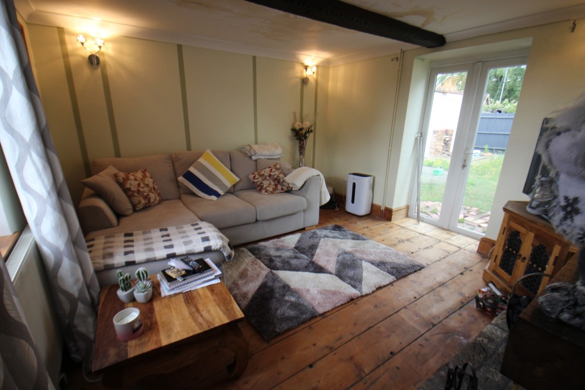 FREEHOLD  DETACHED BED & BREAKFAST BUSINESS