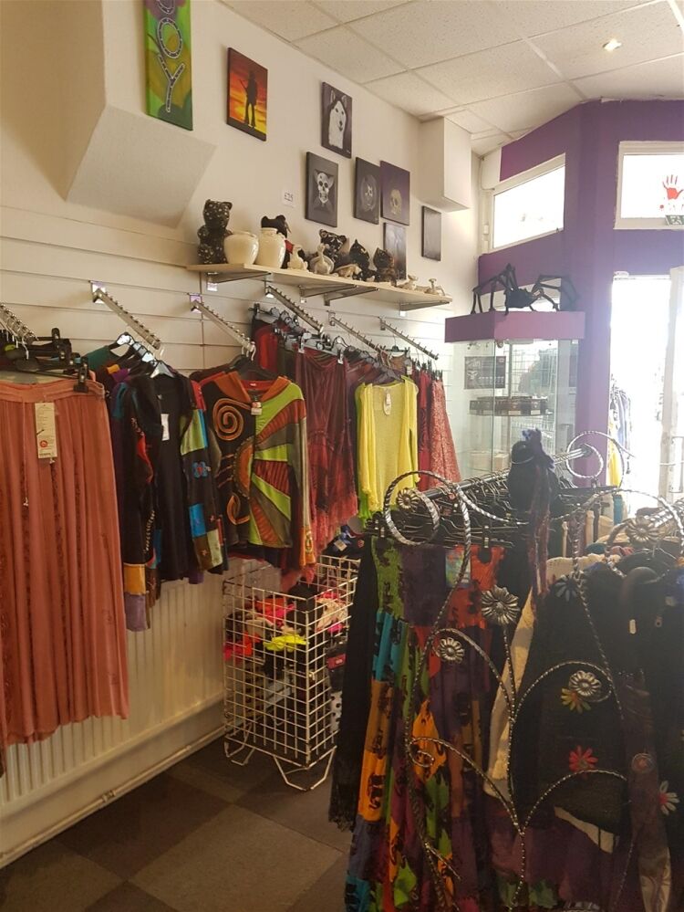 UNIQUE RETRO CLOTHING & GIFTS EMPORIUM IN EASTBOURNE Photo 4