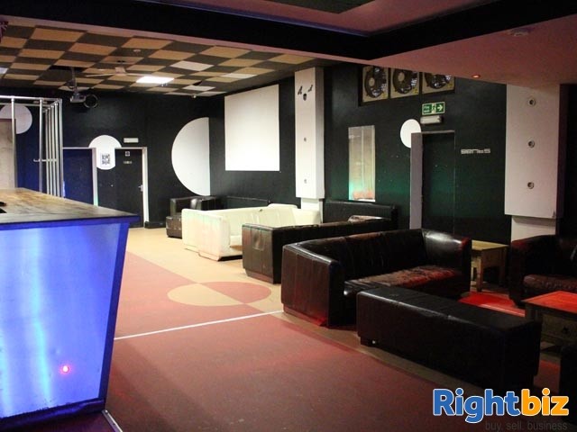 PEMBROKESHIRE - TOWN CENTRE NIGHTCLUB Photo 4