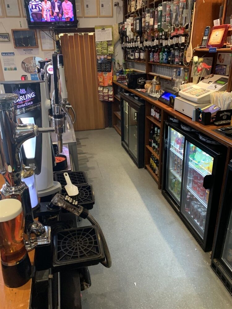 FREEHOLD PUBLIC HOUSE busy central location KIRKCALDY