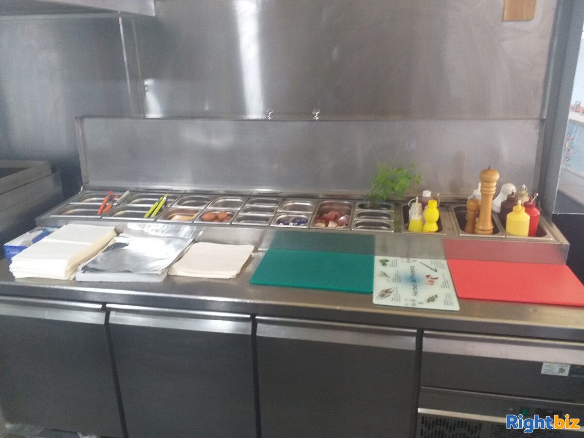 Burger takeaway business to rent Photo 4