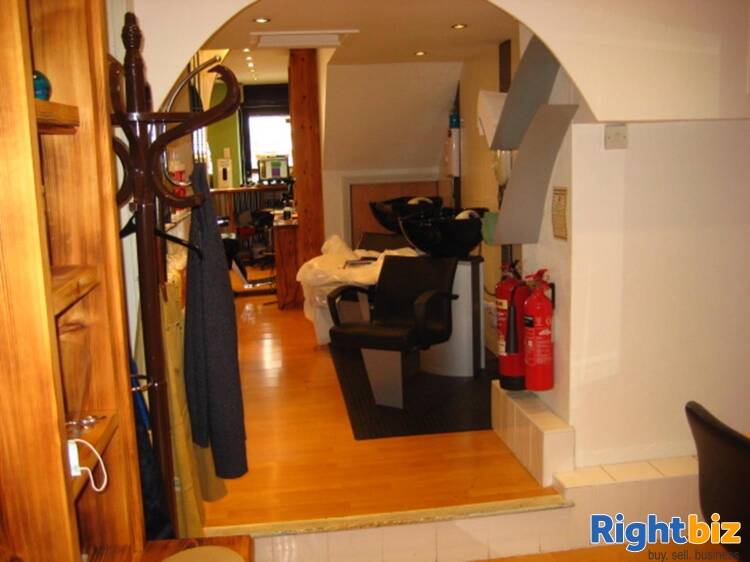 Leasehold Barbers & Ladies Hair Salon Located In Bude