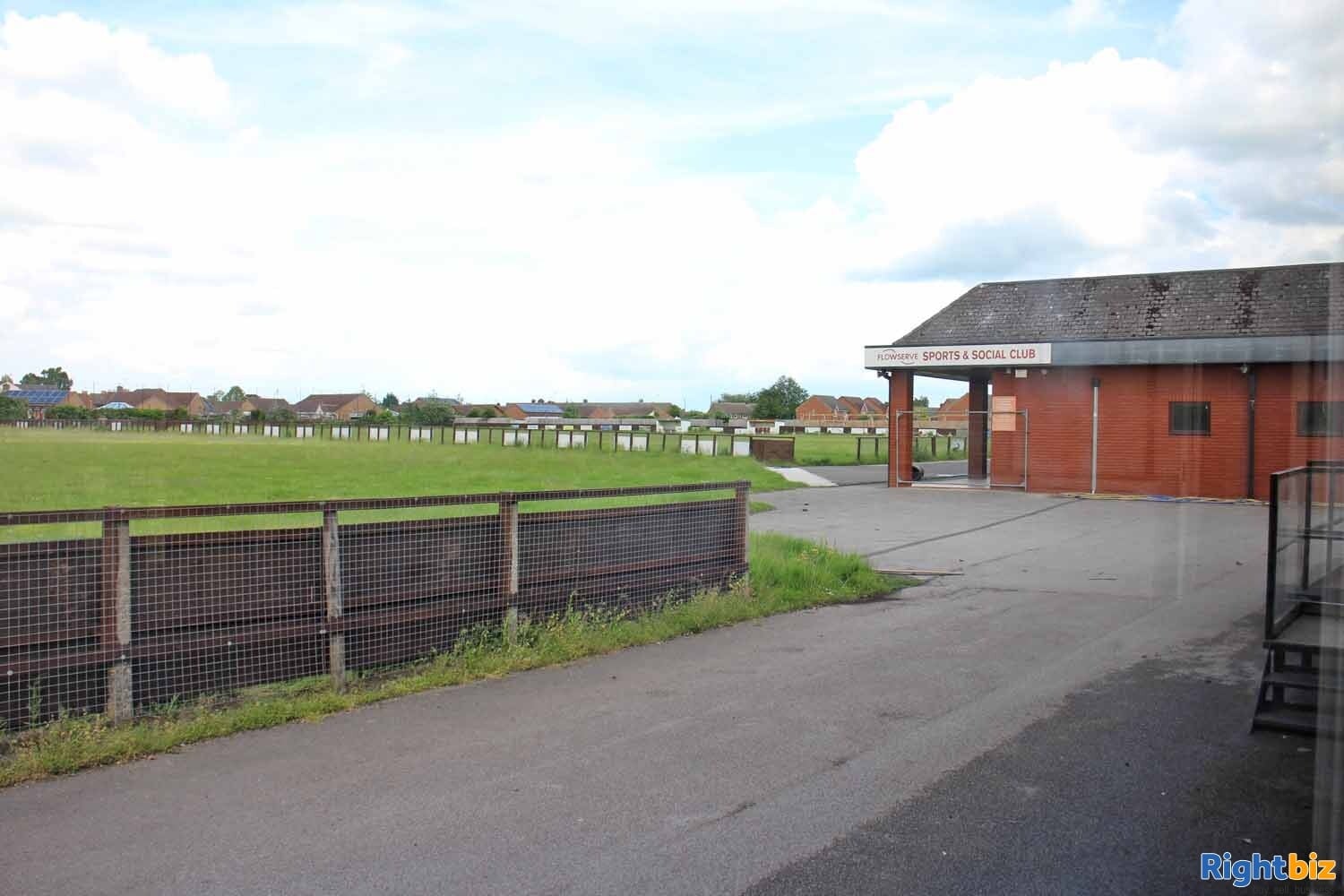 NOTTINGHAMSHIRE - 8.5 ACRE FOOTBALL GROUND BOWLS GREEN AND SOCIAL CLUB Photo 4