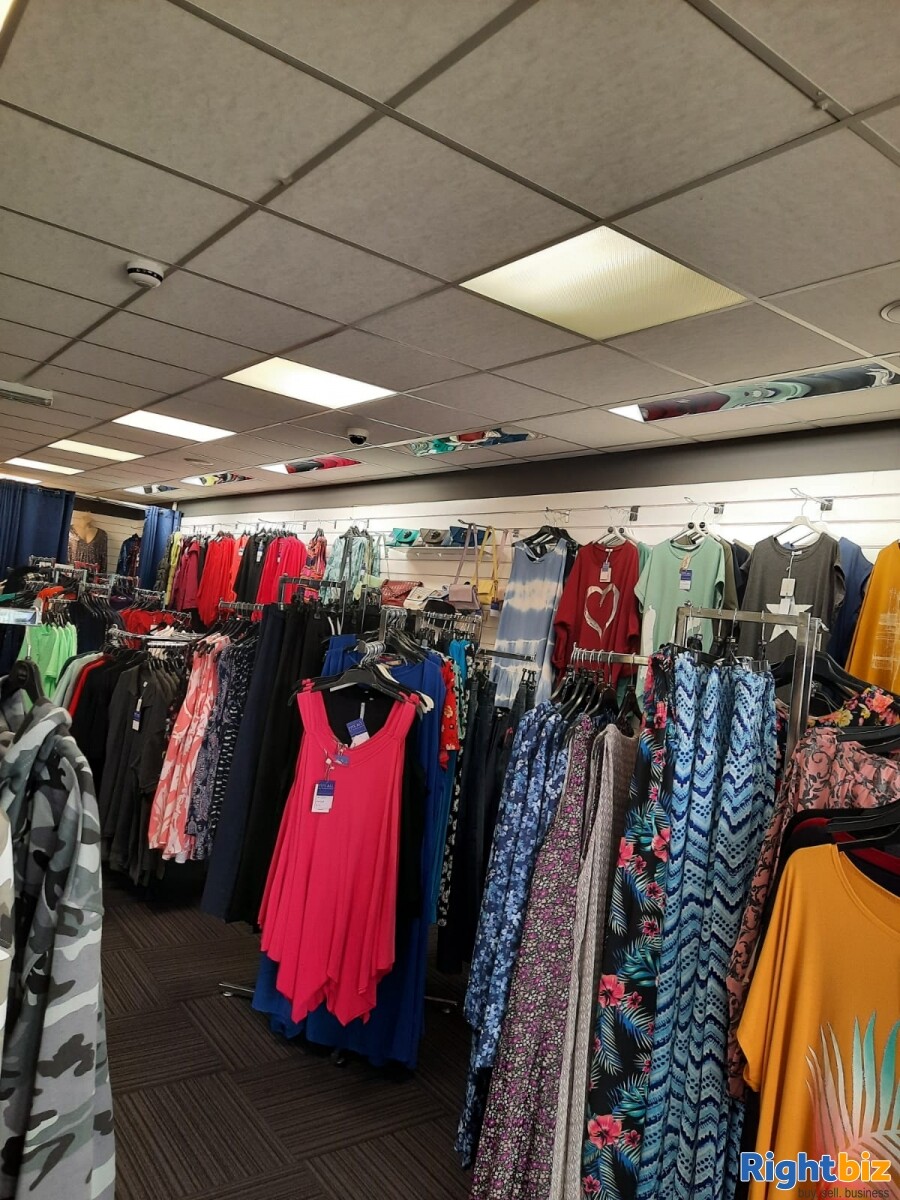 Leasehold clothes shop for sale Winsford Cheshire Photo 4