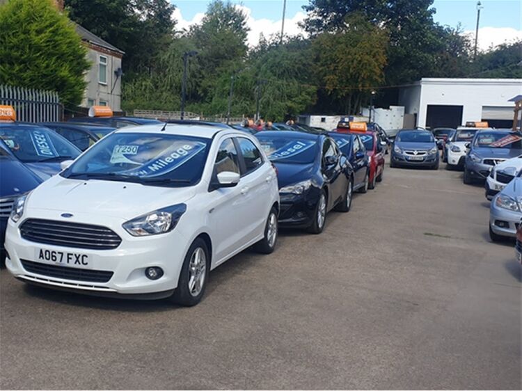 WELL ESTABLISHED CAR SALES & GARAGE BUSINESS - NOTTINGHAMSHIRE Photo 4