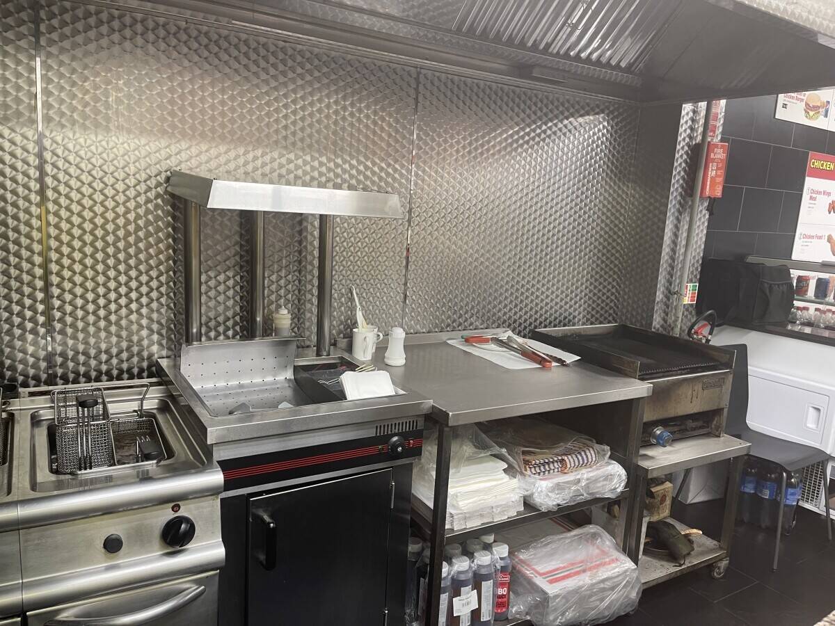Pizza shop Takeaway with sitting area  for sale leasehold