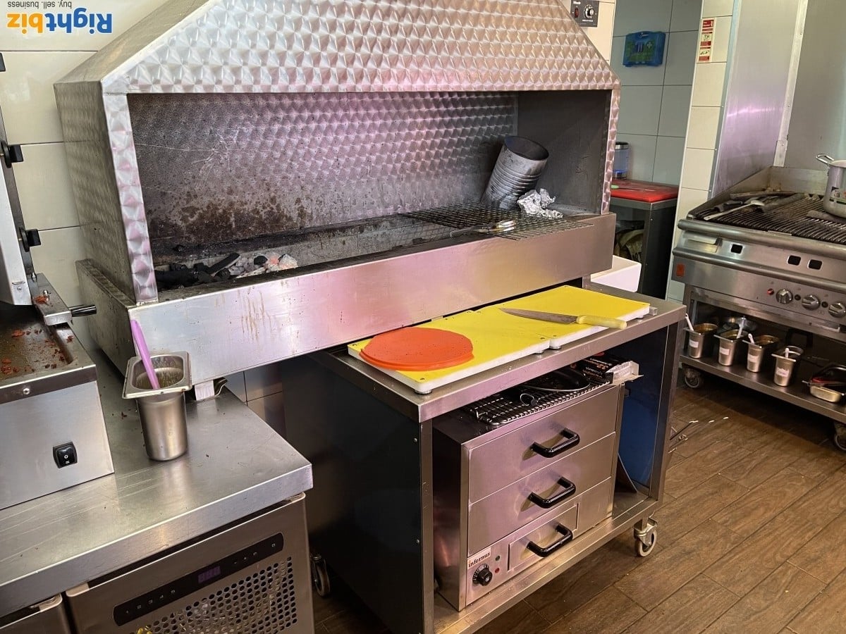 Kebab and pizza peri peri shop for sale